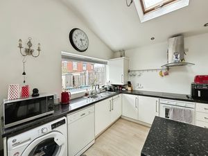 Kitchen- click for photo gallery